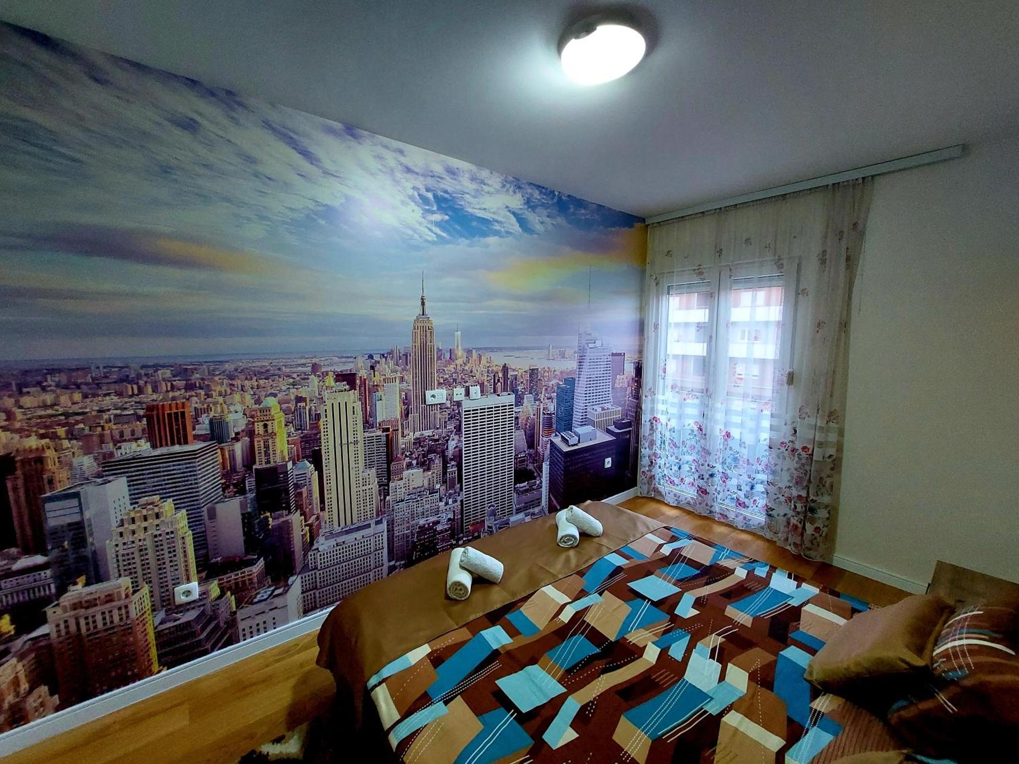 New York - Central Point พอดโกริกา ภายนอก รูปภาพ